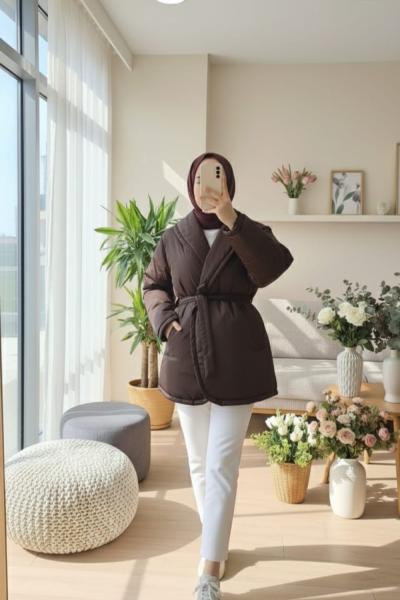 Düz kuşaklı şişme mont Kahverengi