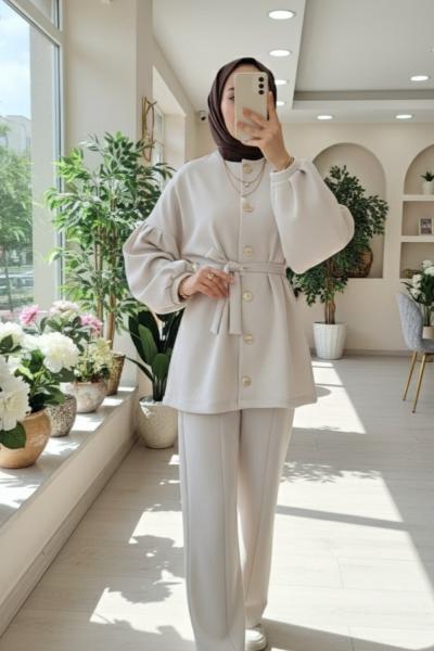 Gold düğmeli scuba takım Krem